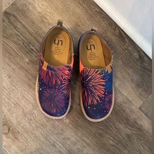 UIN SHOES SLIP ON FIREWORKS BOHO ARTISAN ARTSY COMFORT HARDLY WORN!